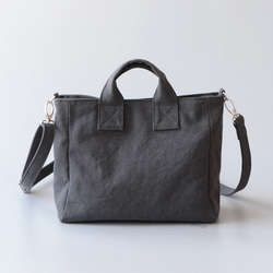 バックルミニトート＊コンパクトなサイズ感＊2way仕様（チャコール） 5枚目の画像