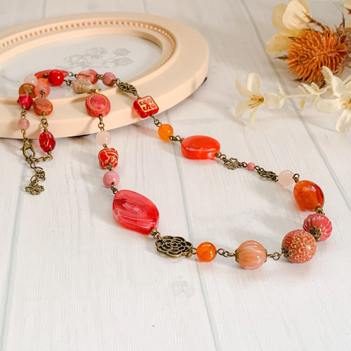 華やぎをまとう赤のネックレス ネックレス・ペンダント macaron1617