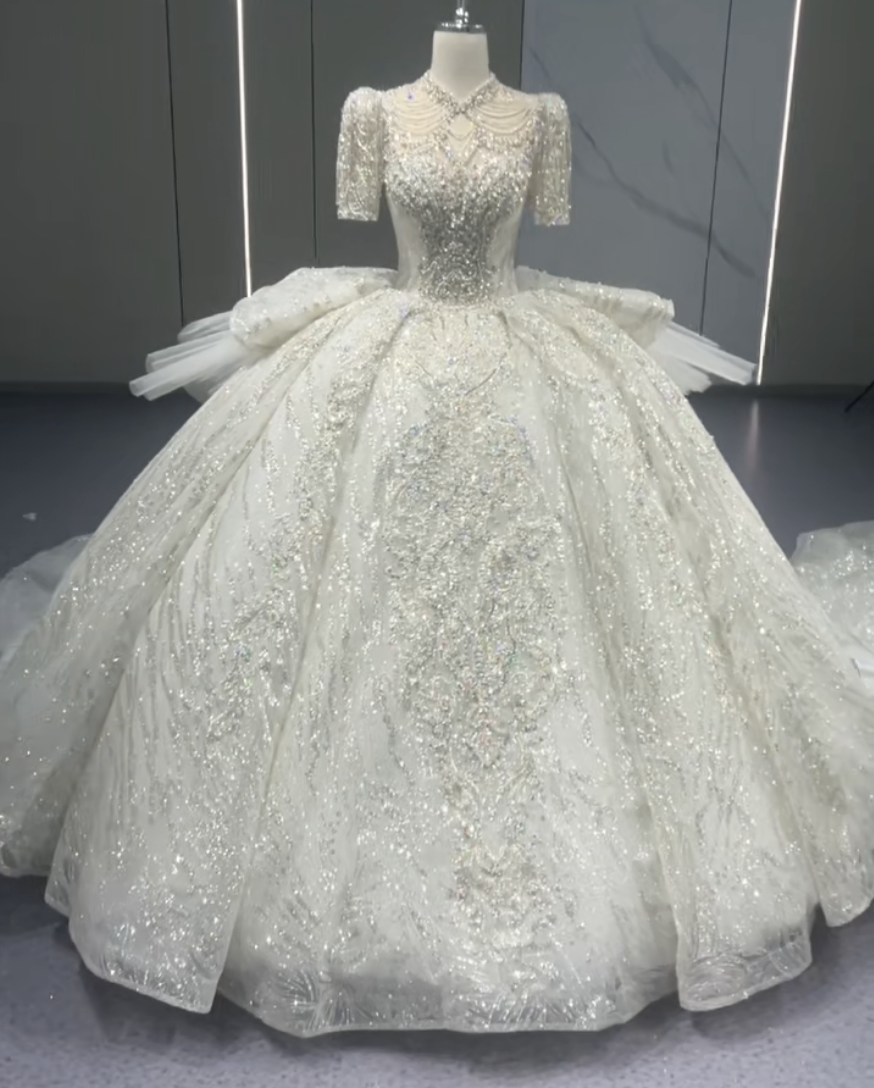 韓国風　2026夏婚　新作　たっぷりなビーズストーン　半袖　可愛いウェディングドレス　大人気上昇中　結婚式フレアスカート