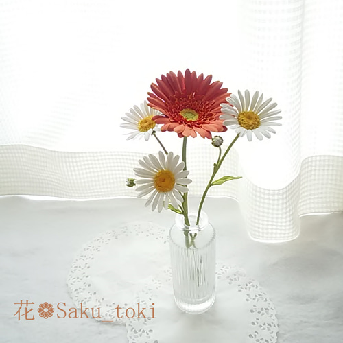 現品限り】❁濃いオレンジガーベラとマーガレットのクレイフラワー