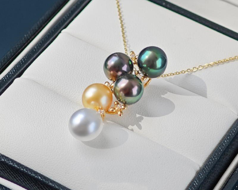 ルミナ18Kゴールドマルチビーズネックレス。8～10mmのタヒチ産黒蝶真珠、南洋ゴールドパール、オーストラリア産白蝶真珠のペンダ