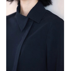 上品なネイビーが肌を明るく見せる、斜めに流れるフロントが印象的なシャツワンピース。#776 5枚目の画像