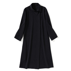 上品なネイビーが肌を明るく見せる、斜めに流れるフロントが印象的なシャツワンピース。#776 4枚目の画像