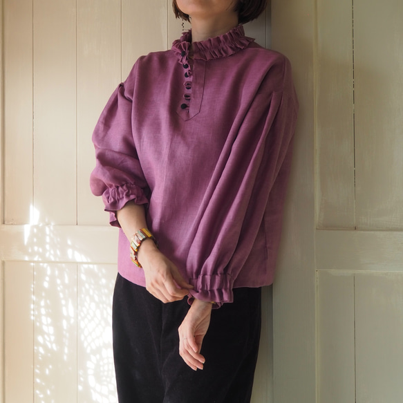 　【予約販売】ローズピンク　フリルハイネックブラウス 3枚目の画像