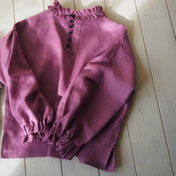 　【予約販売】ローズピンク　フリルハイネックブラウス 2枚目の画像