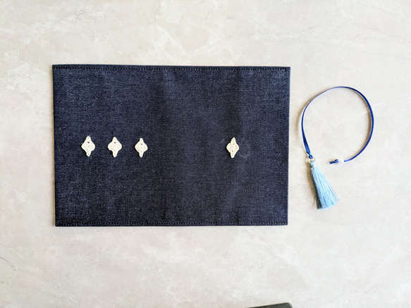 ✦小さなしあわせ✦ちょこっと手編みモチーフ×リネンのブックカバー　文庫本サイズ  no.4 8枚目の画像