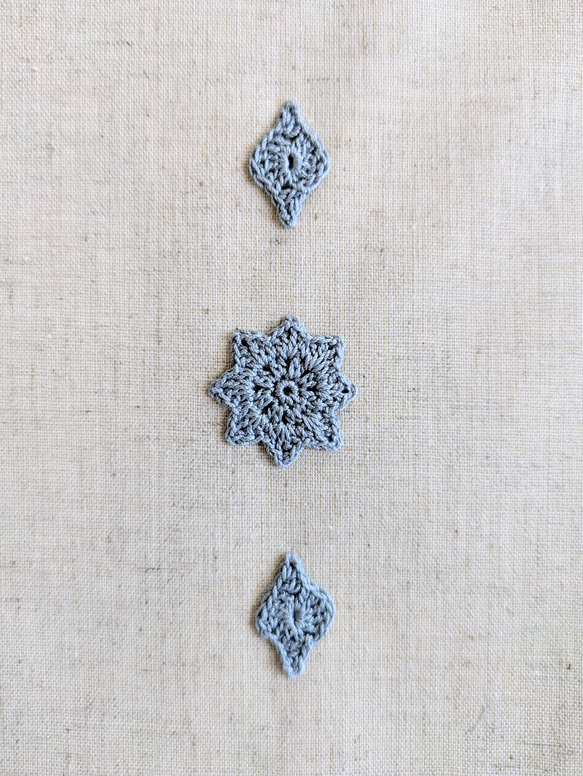 ✦小さなしあわせ✦ちょこっと手編みモチーフ×リネンのブックカバー　文庫本サイズ　no.3 6枚目の画像