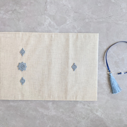 ✦小さなしあわせ✦ちょこっと手編みモチーフ×リネンのブックカバー　文庫本サイズ　no.3 8枚目の画像