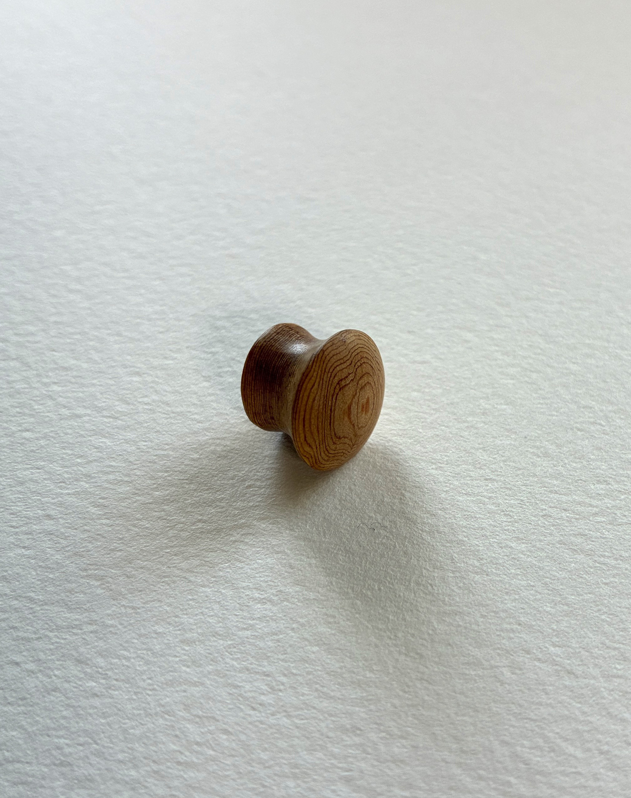 屋久杉・虎杢✳︎プラグピアス　00ゲージ a