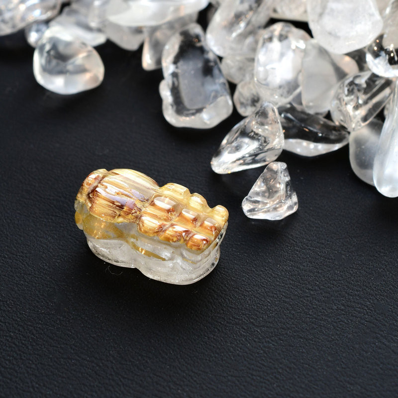 【洗練された黄金の輝きが放つ存在感】1点物 ゴールドタイチンルチル クォーツ 貔貅 ヒキュウ【GHHKU5】2g　京海堂