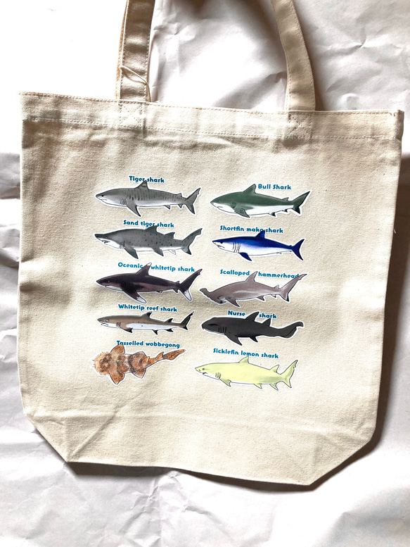 サメがいっぱいトートバッグ 1枚目の画像