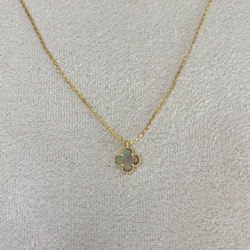 カーネリアン　クローバーモチーフ　ペンダントトップ　18金 18金 ペンダントトップ K18 チャーム ヘッドのみ レディース