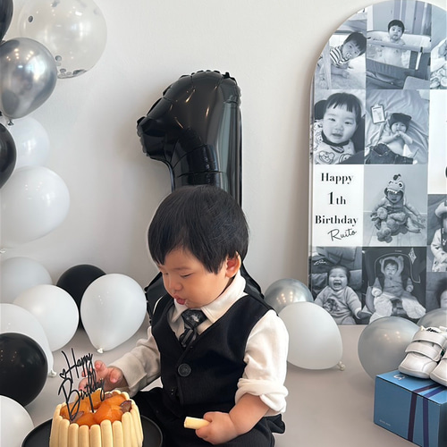 モノクロアーチパネル おしゃれ誕生日フォトボード おうちフォト