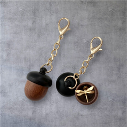 本革　どんぐりキーホルダー　自転車 車キーリング　薬ケース　ピルケース　牛革 5枚目の画像