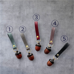 本革　どんぐりキーホルダー　自転車 車キーリング　薬ケース　ピルケース　牛革 3枚目の画像