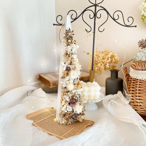 エレガントなツリー型アレンジメント 〜木製BOX入り〜 クリスマス