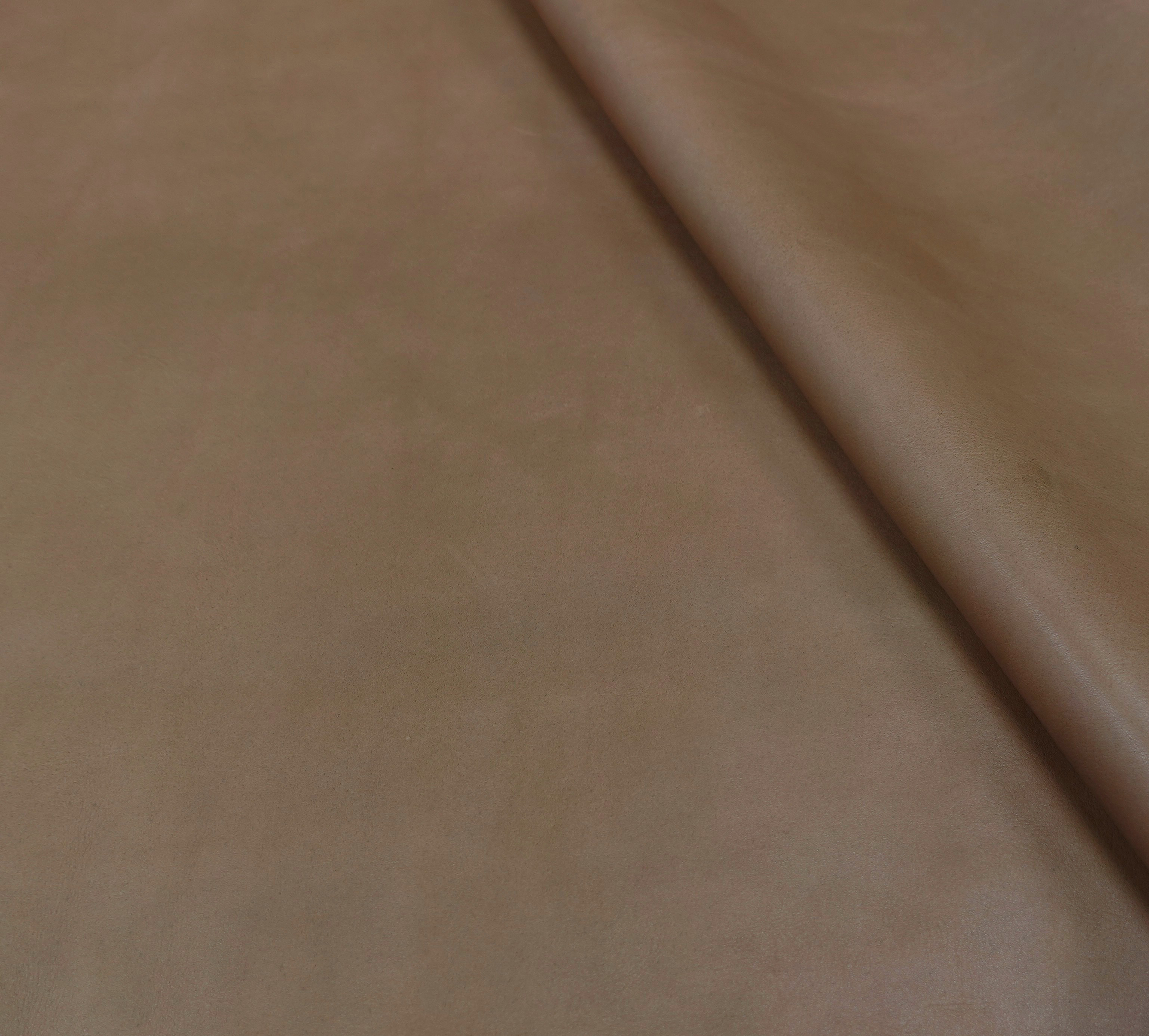 牛スムース　タンニン鞣し素染め　＃オーク