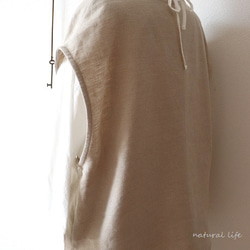 リネンの深Vネックboxベスト（生成り） 6枚目の画像