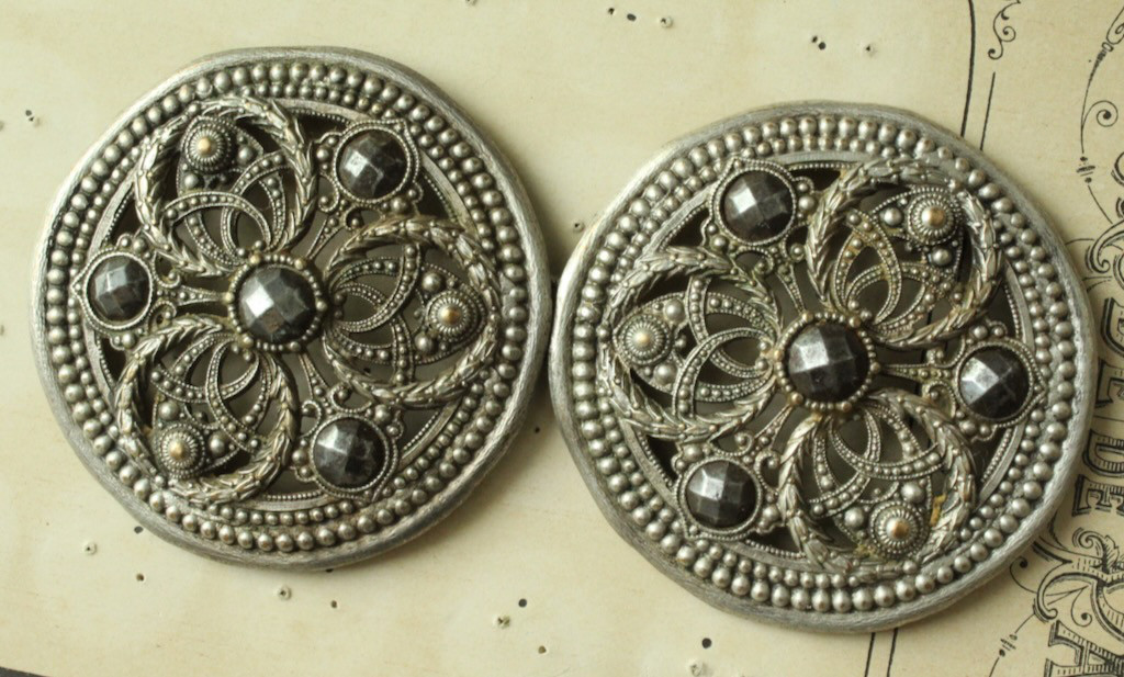 透かし細工 クラスプ バックル 縦横5.2x10.5cm フランス輸入 ヴィンテージ カットスチール 透かし 装飾