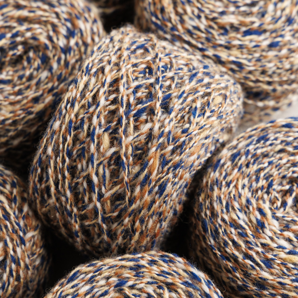 草木染　手紡ぎ毛糸　　ベスト着分　ケーブルヤーン　マット織用　#2505