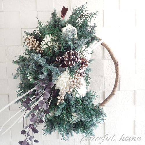 プリザーブドフラワー 針葉樹と白枝のクリスマスハーフリースL