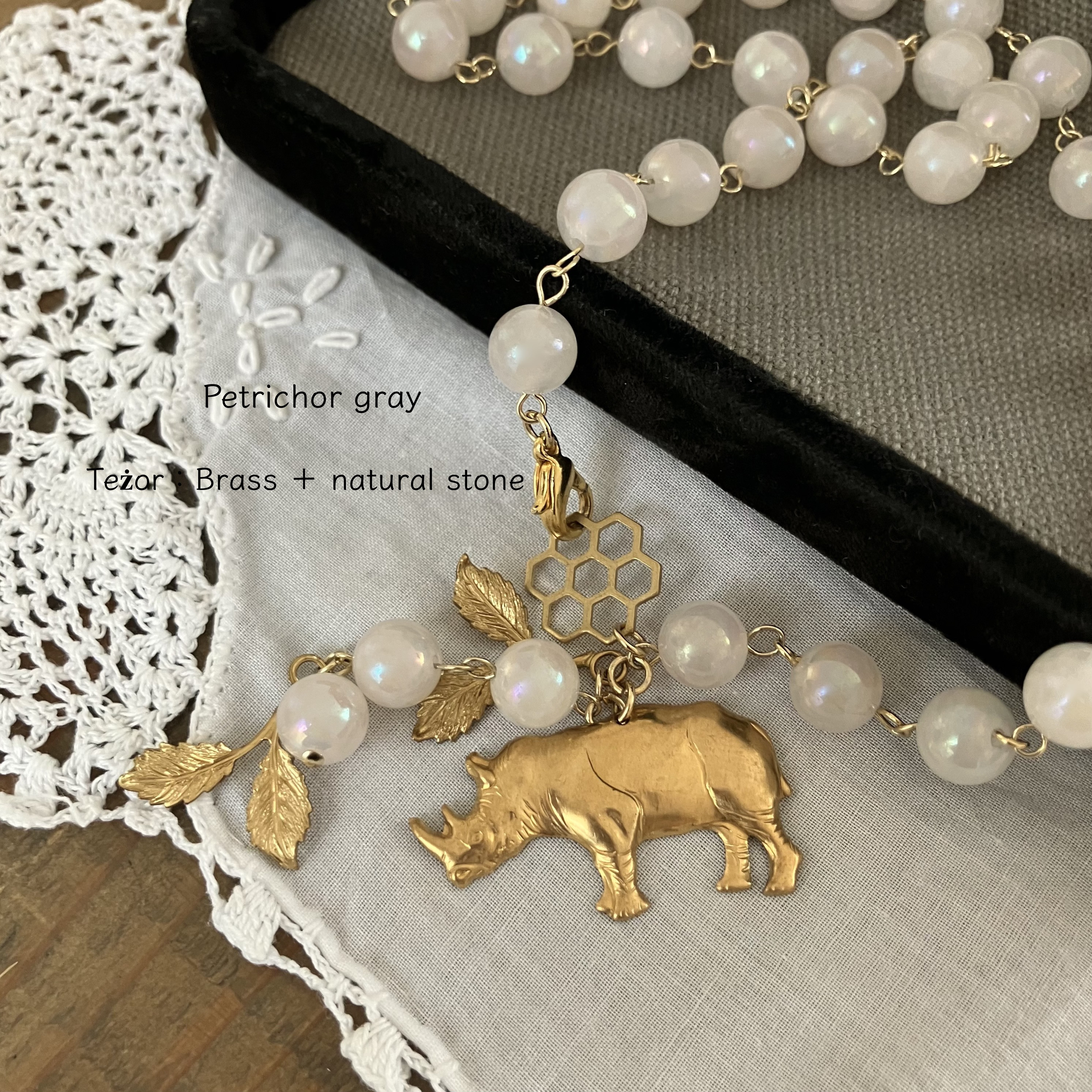 Teżor：サイとローズクォーツの首飾り