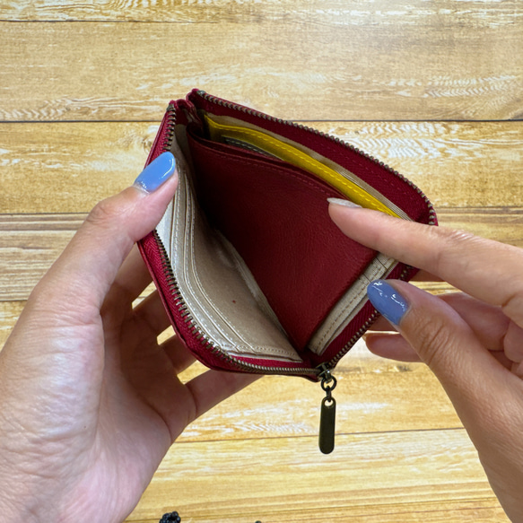 薄マチで使いやすい 本革 ハーフ財布 ヴィンテージ レッド 8枚目の画像