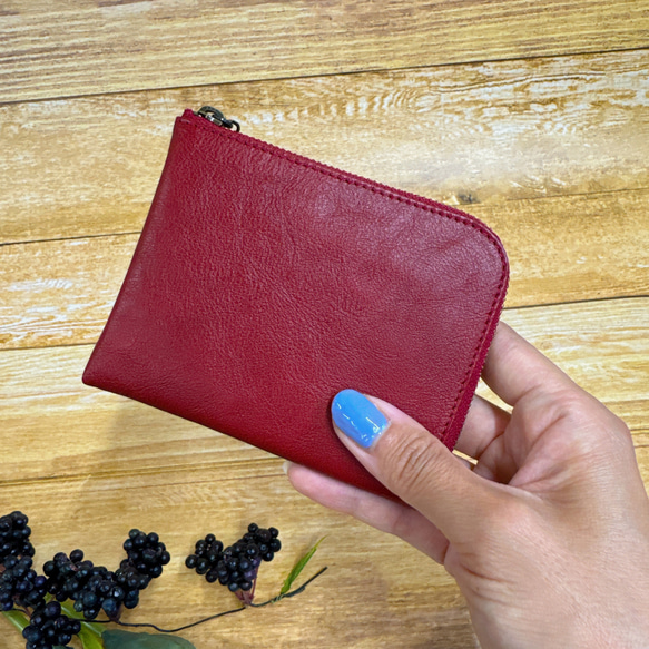 薄マチで使いやすい 本革 ハーフ財布 ヴィンテージ レッド 1枚目の画像