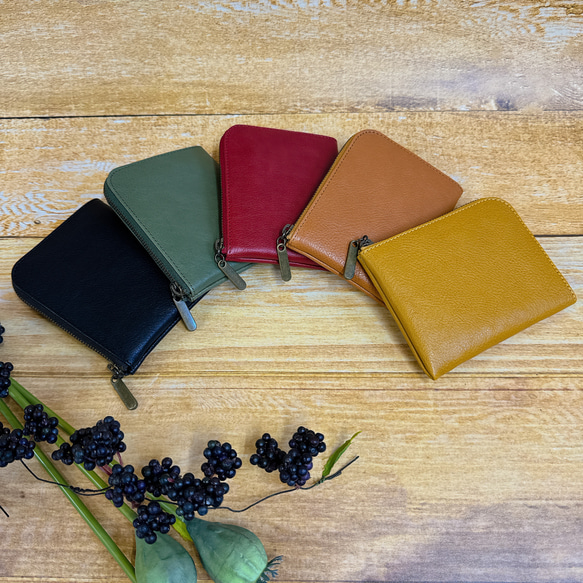 薄マチで使いやすい 本革 ハーフ財布 ヴィンテージ レッド 4枚目の画像