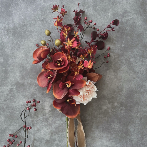 胡蝶蘭＆オンシジュームの赤い実ブーケ ◻︎アーティフィシャル