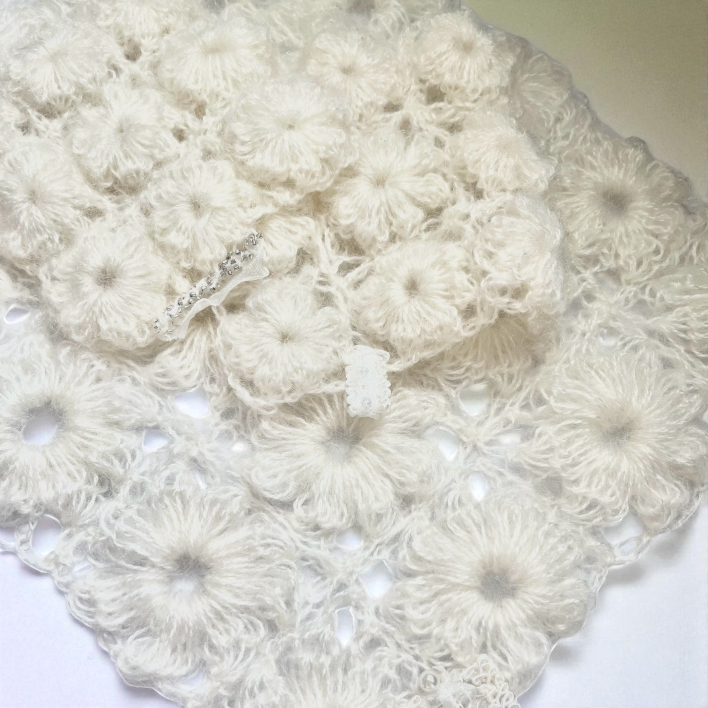 手編みのフラワーモチーフコースター ＆ミニラグ 3枚セット