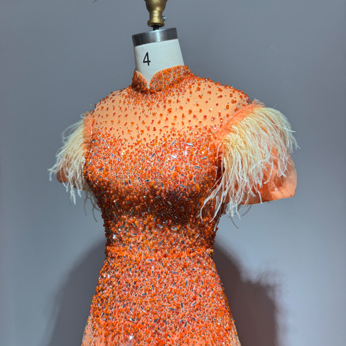 素敵 オレンジ色 イリュージョンネック カラードレス ビーズ キラキラ