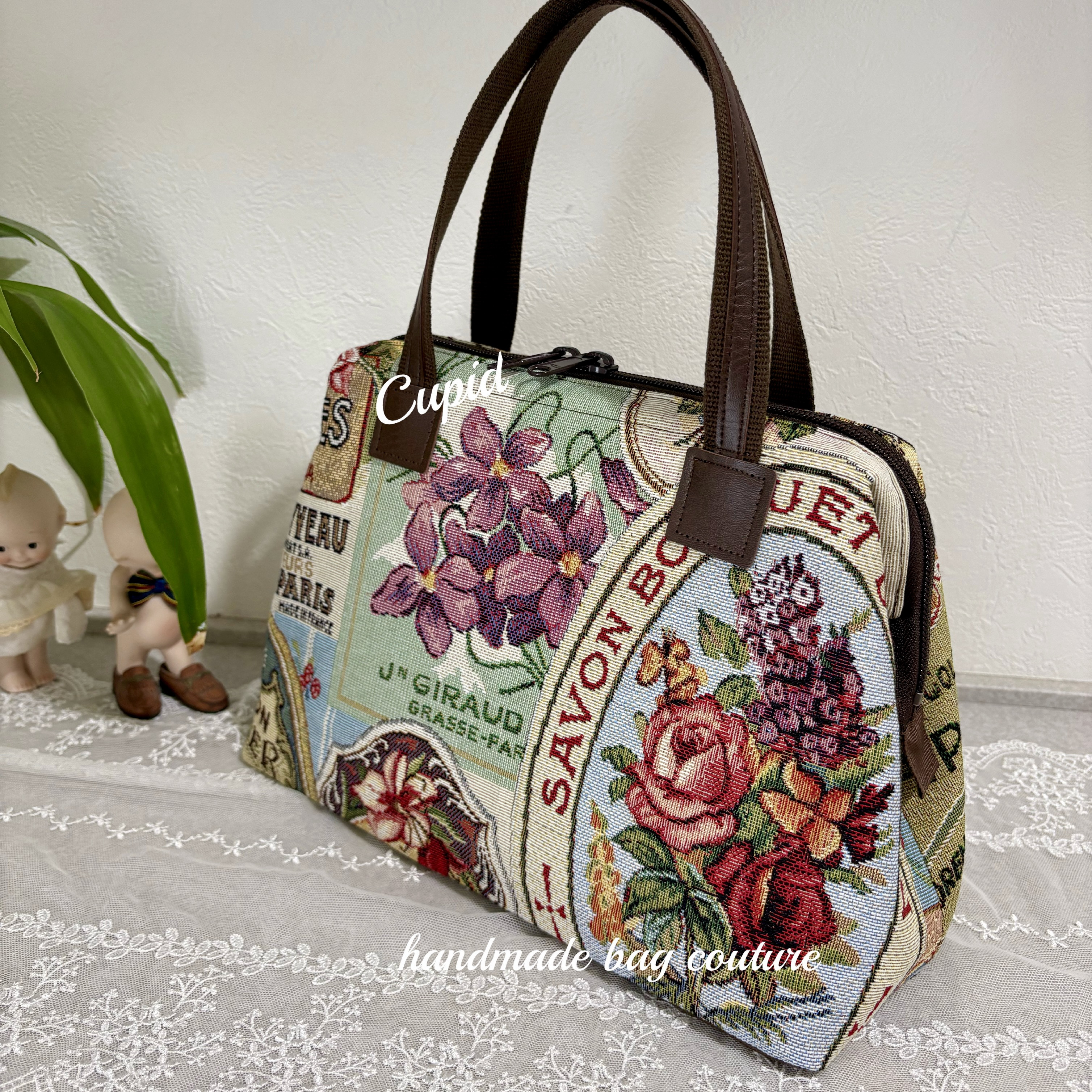 オランダ輸入ゴブラン織 花・ラベル柄を使ったカパッと開閉軽量2Wayボストンバッグ
