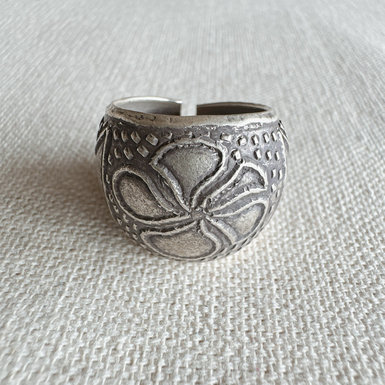 カレンシルバー