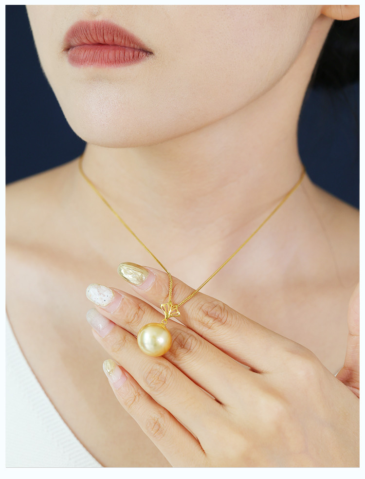 ルミナ 14-15mm 天然南洋ゴールドビーズペンダント 18Kゴールド イチョウの葉ネックレス 高輝度パール ファッショナブル