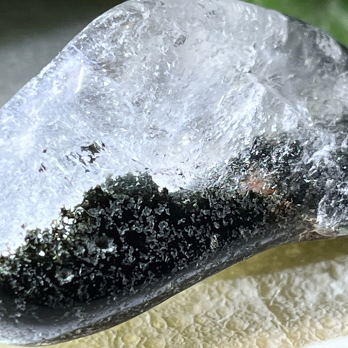 ガーデンクォーツ タンブル 苔入り水晶 クリスタル 原石 握り石 天然石