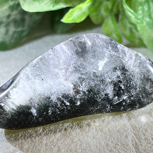 ガーデンクォーツ タンブル 苔入り水晶 クリスタル 原石 握り石 天然石