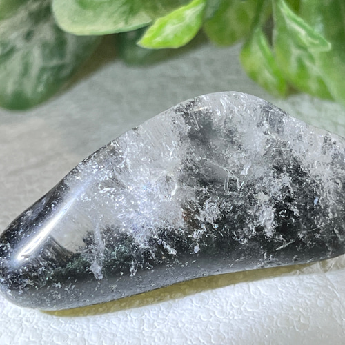 ガーデンクォーツ タンブル 苔入り水晶 クリスタル 原石 握り石 天然石