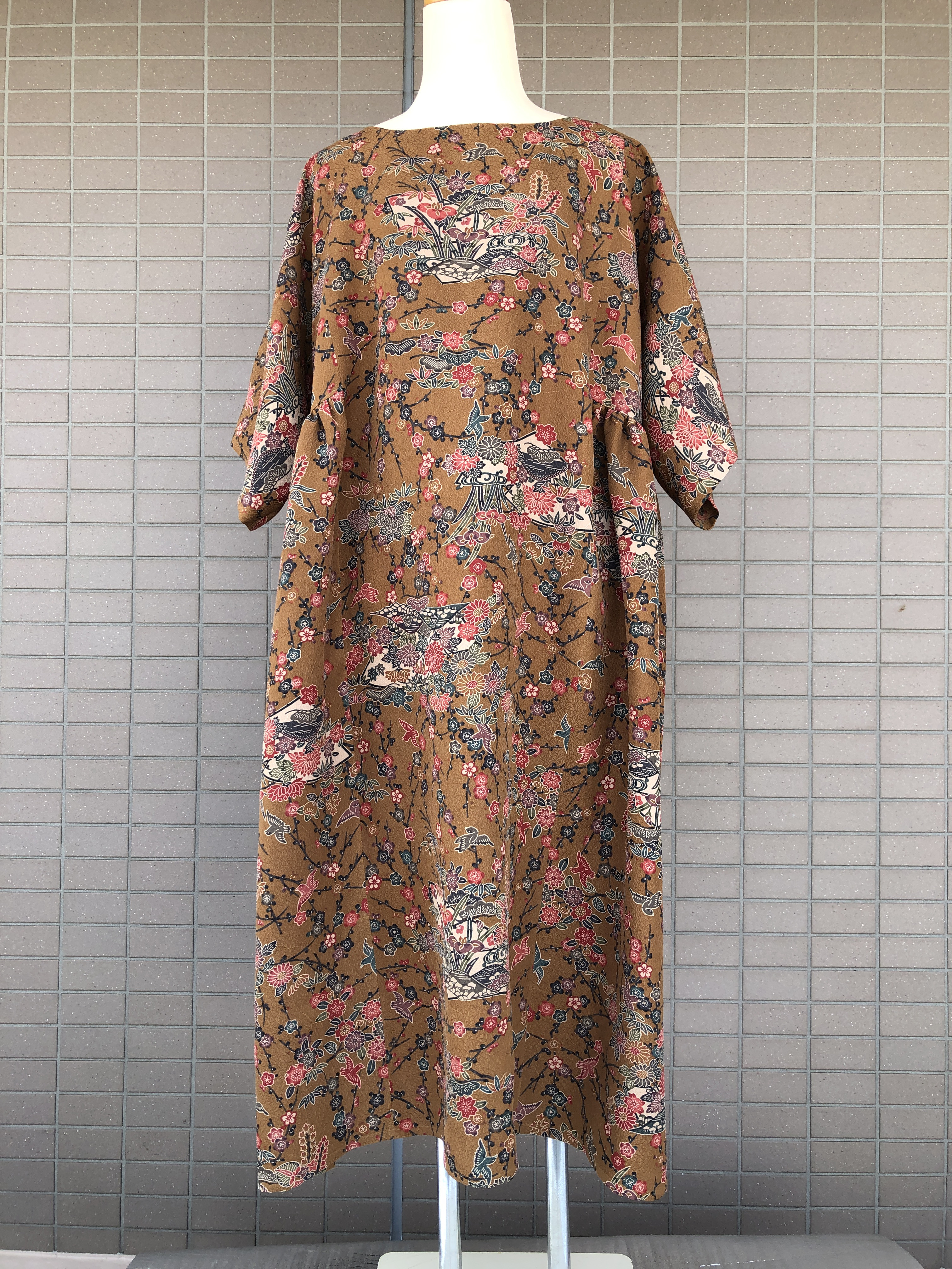 KR-333　　着物 リメイク 　ワンピース　ゆったりふんわりシルクワンピース