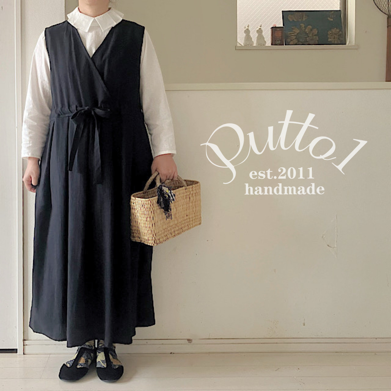 白は完売/選べる2色【受注生産】リネンタックカラーのプルオーバーブラウス・長袖