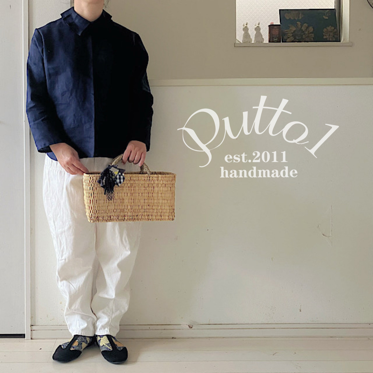 白は完売/選べる2色【受注生産】リネンタックカラーのプルオーバーブラウス・長袖