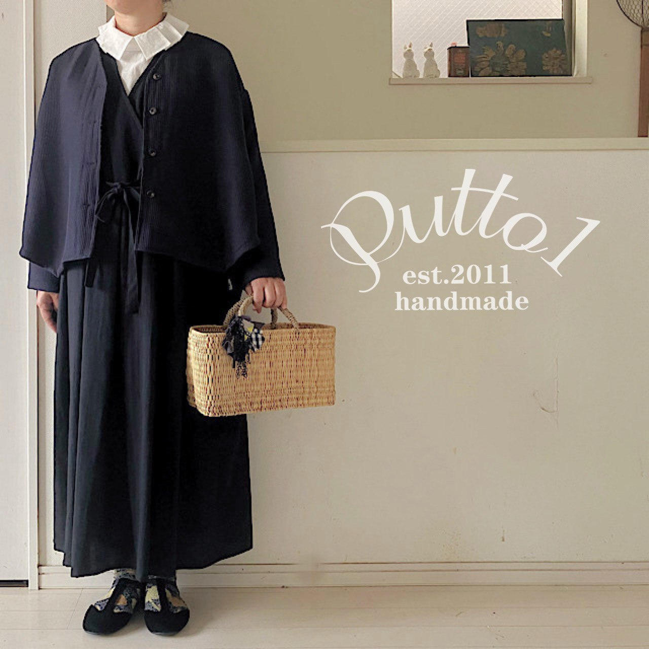 白は完売/選べる2色【受注生産】リネンタックカラーのプルオーバーブラウス・長袖