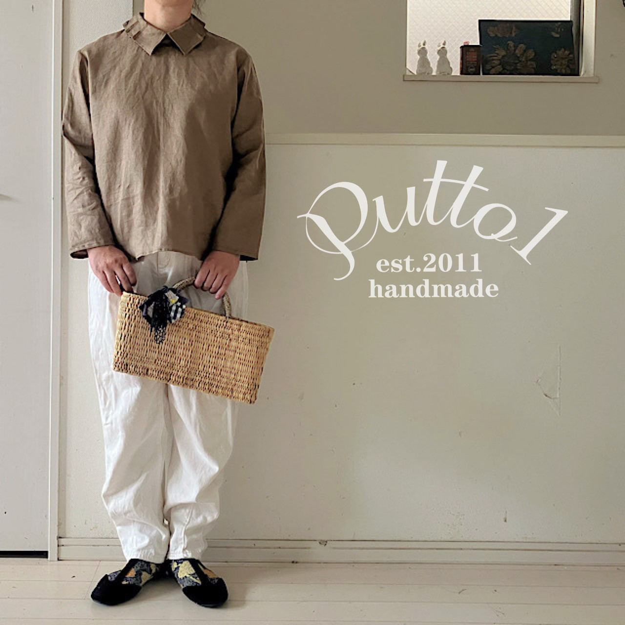 白は完売/選べる2色【受注生産】リネンタックカラーのプルオーバーブラウス・長袖