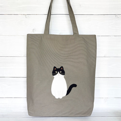 おすわりネコのアップリケ オリーブのトートバック 白と黒のねこ