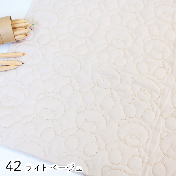 新入荷！『キルティング生地！ぷっくりくまさん　42－ライトベージュ　くま柄キルト』～50㎝単位でカット～ 1枚目の画像