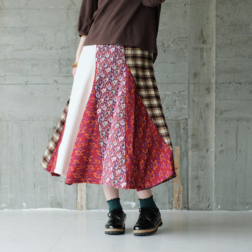 新色】パッと華やか！ダカ織ミックス斜めパッチワークロングスカート