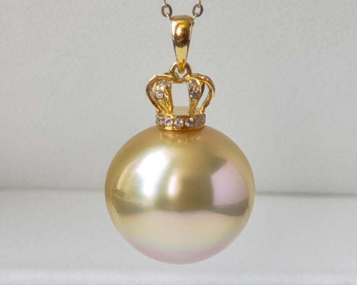 ルミナ 14-16mm 天然南洋ゴールドビーズペンダント、18K ゴールドネックレス、クラウンデザイン、まばゆいばかりの光沢、無