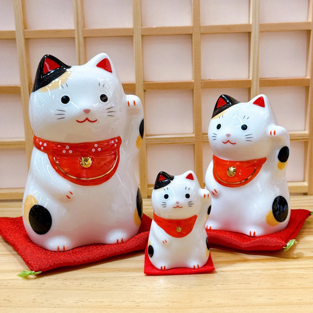 【药师窑 招き猫】 日本の幸運の招き猫 三毛家族