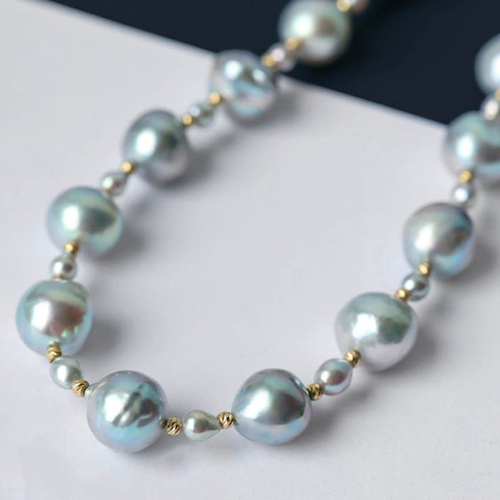 星空をモチーフにした18Kゴールド製ルミナ3～9.5mmアコヤ海水真珠ネックレス。バロック調アイスランドムーンライトスタイル。エ