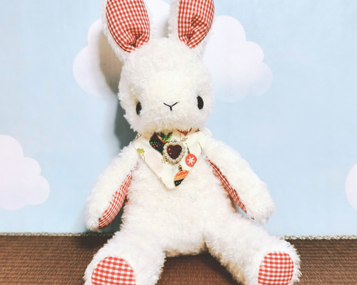 赤チェックのしろうさぎさん（オーナメント柄のスカーフ）／ソック